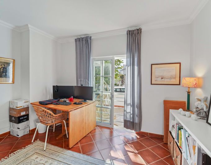 Image No.38-5 Bed Townhouse for sale