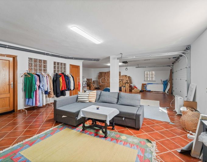 Image No.42-5 Bed Townhouse for sale