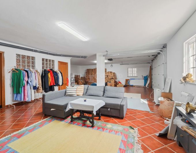 Image No.43-5 Bed Townhouse for sale