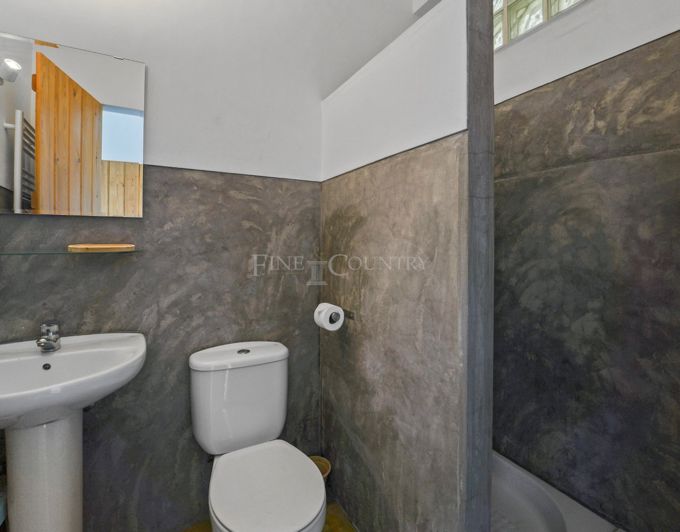 Image No.16-3 Bed Townhouse for sale