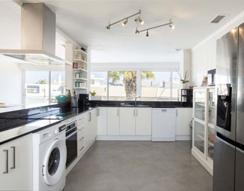 2104-360391-14d4e763c151089fe37f379b2f9be1ace