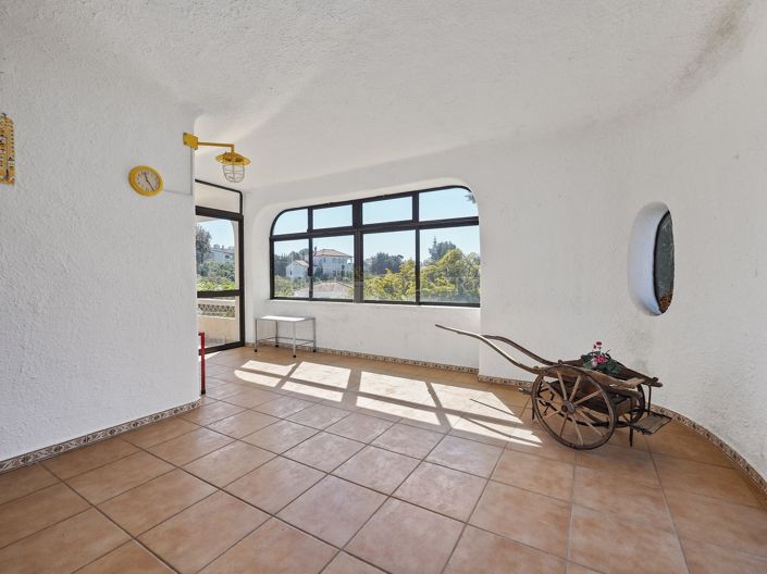 Image No.15-4 Bed Property for sale