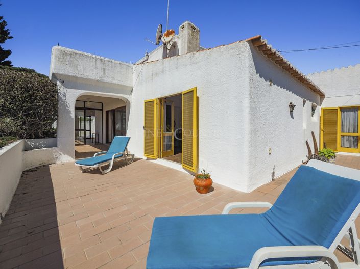 Image No.30-4 Bed Property for sale