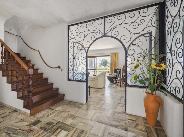 Image No.7-4 Bed Property for sale