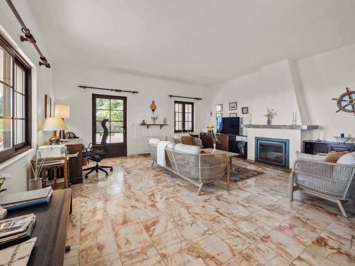 Image No.8-2 Bed Property for sale