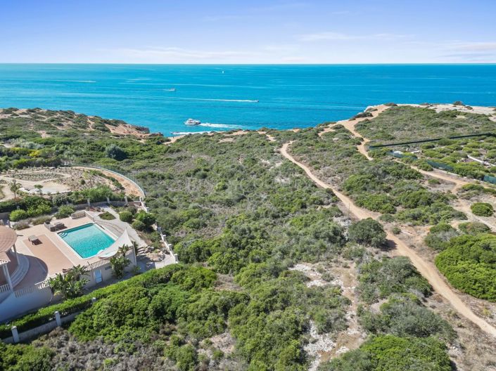 Image No.20-7 Bed Property for sale