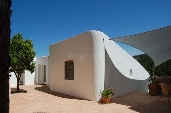 Image No.23-3 Bed Property for sale