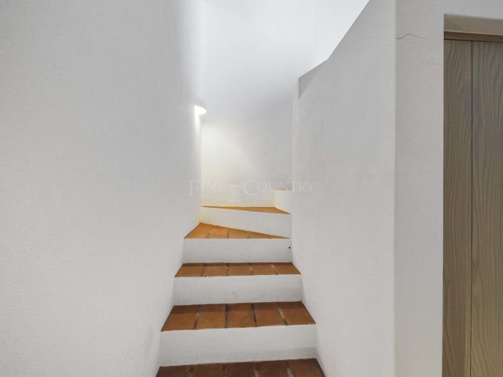 Image No.33-3 Bed Property for sale