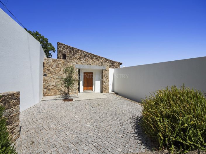 Image No.45-3 Bed Property for sale