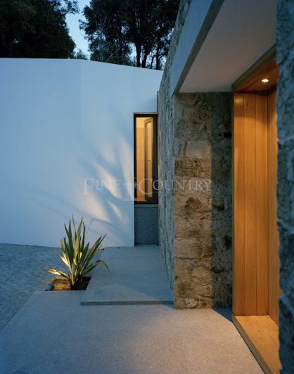 Image No.54-3 Bed Property for sale