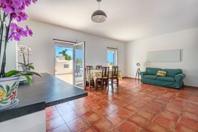 2104-356002-b952a8cbdbc2fd66601ce91bb265b9cce