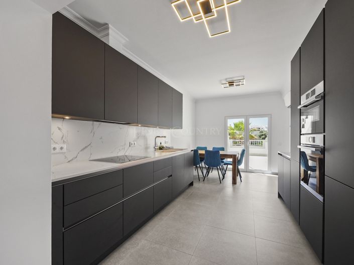 Image No.12-2 Bed Townhouse for sale