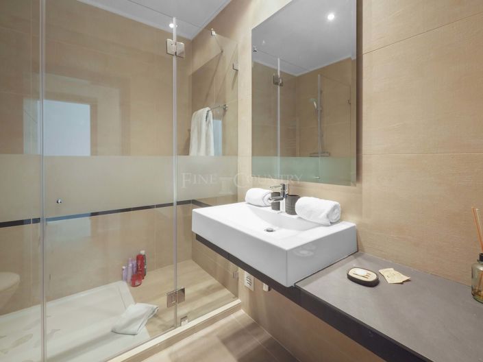 Image No.11-2 Bed Townhouse for sale