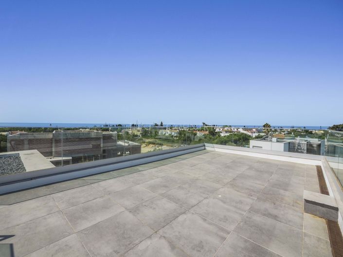 Image No.30-3 Bed Property for sale