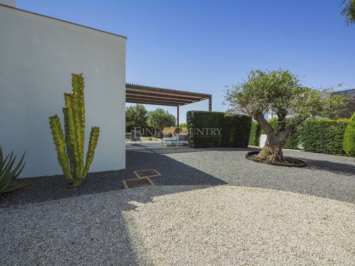 Image No.47-3 Bed Property for sale