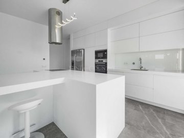 2104-355426-b952a8cbdbc2fd66601ce91bb265b9cce