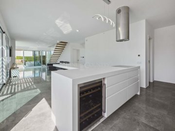 2104-355426-b952a8cbdbc2fd66601ce91bb265b9cce