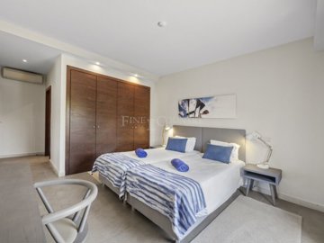 2104-359460-b952a8cbdbc2fd66601ce91bb265b9cce