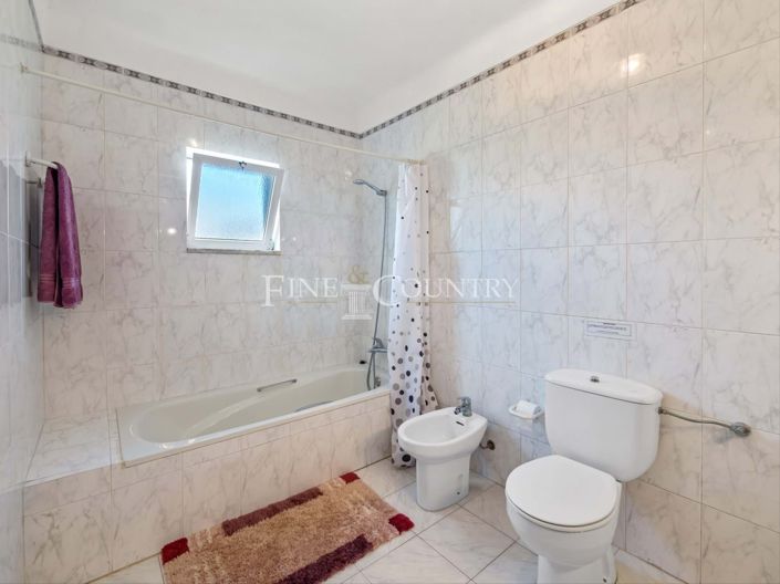 Image No.12-4 Bed Villa for sale