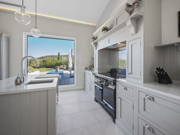 2104-363593-b952a8cbdbc2fd66601ce91bb265b9cce