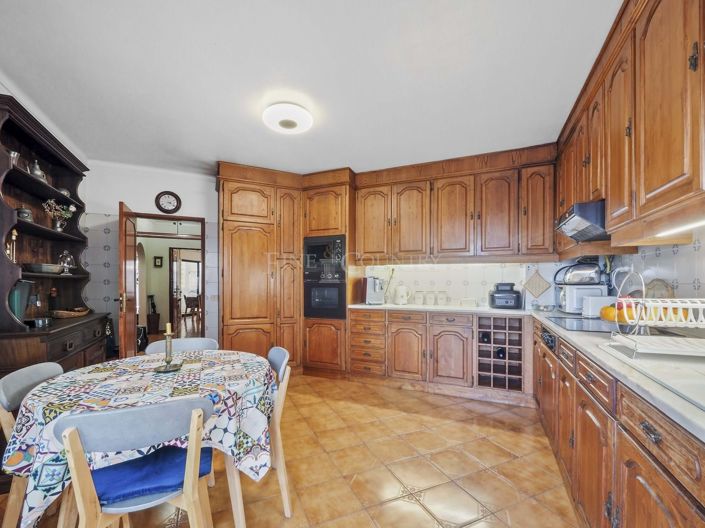 Image No.10-3 Bed Apartment for sale