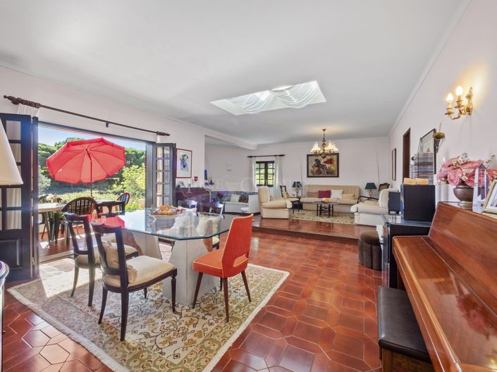 Image No.8-5 Bed Property for sale