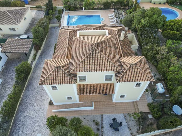 Image No.27-4 Bed Property for sale