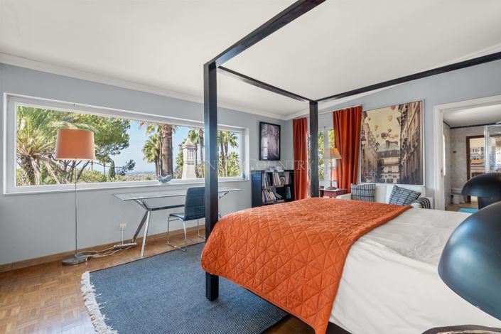 Image No.21-6 Bed Property for sale