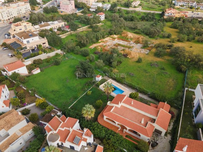 Image No.7-4 Bed Property for sale