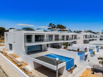 2104-253954-b952a8cbdbc2fd66601ce91bb265b9cce