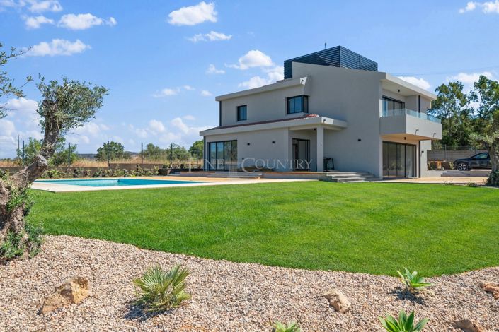 Image No.4-6 Bed Property for sale