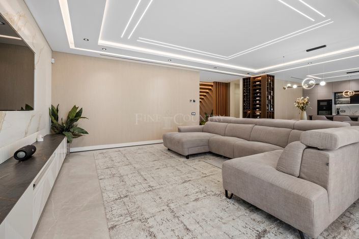 Image No.6-4 Bed Property for sale