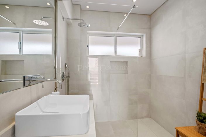 Image No.23-2 Bed Apartment for sale