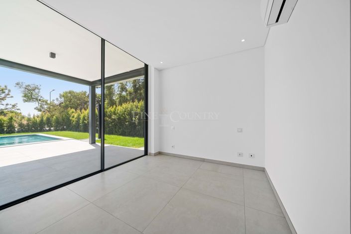 Image No.32-4 Bed Villa for sale