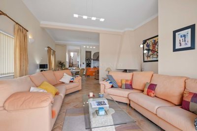 2104-358475-b952a8cbdbc2fd66601ce91bb265b9cce