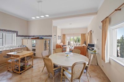 2104-358475-b952a8cbdbc2fd66601ce91bb265b9cce