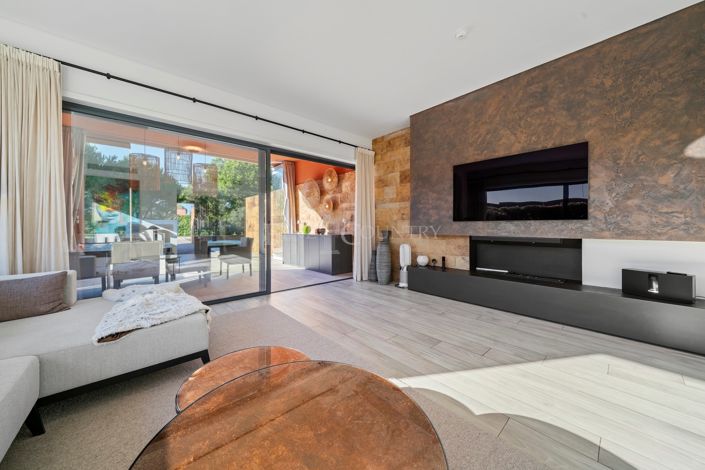 Image No.25-4 Bed Property for sale