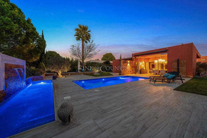 Image No.58-4 Bed Property for sale