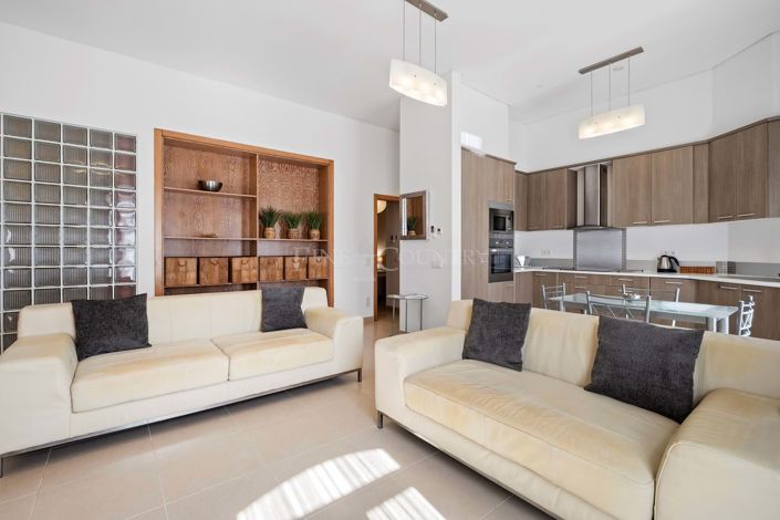 Image No.29-6 Bed Townhouse for sale