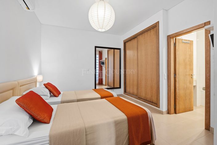 Image No.53-6 Bed Townhouse for sale