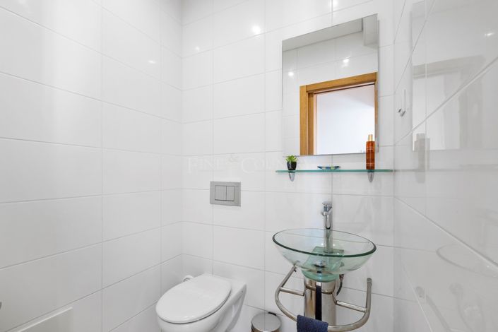 Image No.58-6 Bed Townhouse for sale