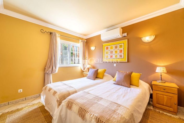 Image No.20-4 Bed Property for sale