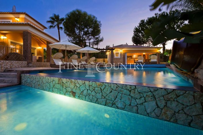 Image No.52-4 Bed Property for sale