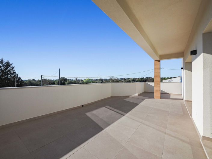 Image No.11-4 Bed Property for sale