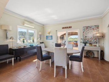 2104-352827-b952a8cbdbc2fd66601ce91bb265b9cce