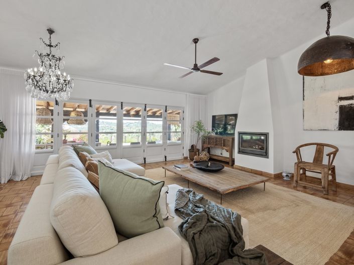 Image No.5-4 Bed Property for sale