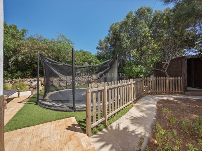 Image No.55-4 Bed Property for sale