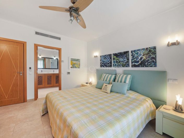 Image No.21-4 Bed Property for sale