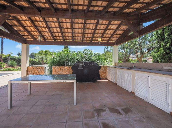 Image No.57-4 Bed Property for sale