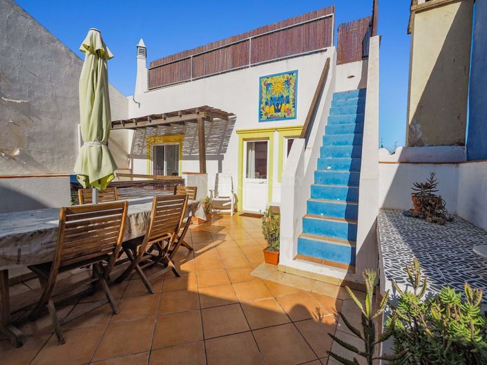 Image No.32-2 Bed Townhouse for sale